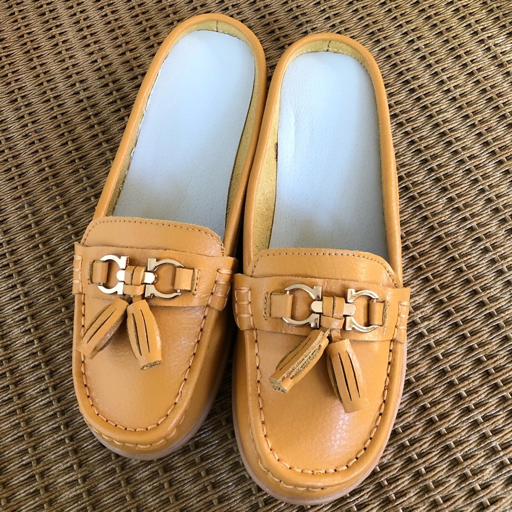 🌻🌻🌻 Leather Loafer Slide 🌻🌻🌻 - Picture 3 of 14